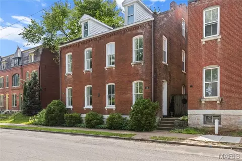 2218 Wyoming St, Saint Louis, MO 63118