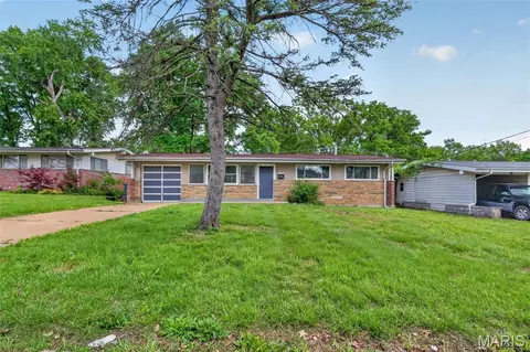 10836 Hallstead Dr, Saint Louis, MO 63136