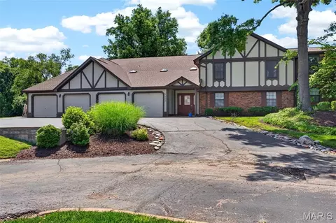 1629 Walpole Dr #D, Chesterfield, MO 63017