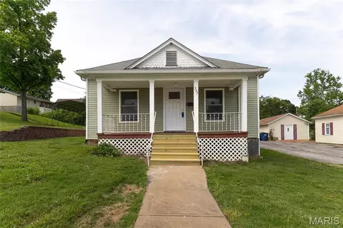 327 N 7th St, Festus, MO 63028
