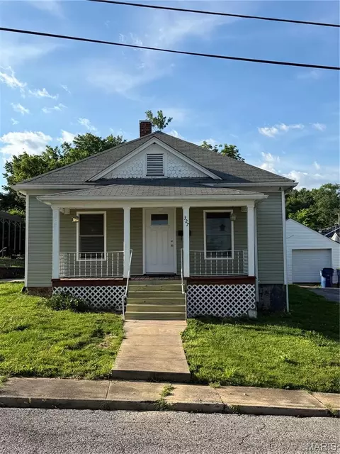 327 N 7th St, Festus, MO 63028