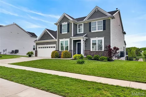 187 Redmond Pines Dr, Wentzville, MO 63385