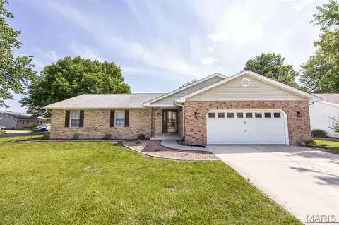 1 Cheryl Dr, Mascoutah, IL 62258