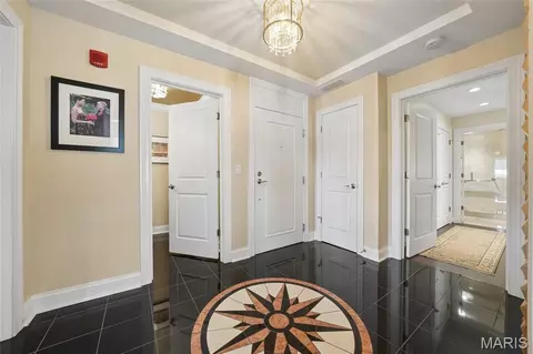 232 N Kingshighway Blvd #902, Saint Louis, MO 63108
