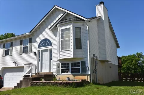 2476 Waterfront Dr, Imperial, MO 63052