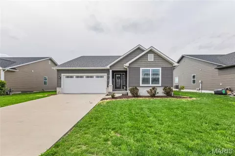 811 Topaz Ct, Mascoutah, IL 62258