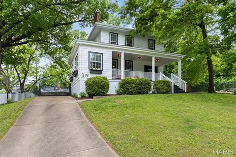 319 N Gore Ave, Webster Groves, MO 63119