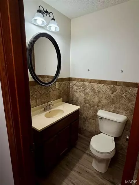 Bath - 4508 W Ely, Hannibal, MO 63401 photo 1 of 4