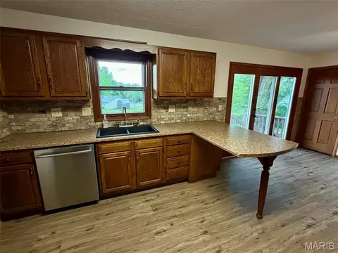 Kitchen - 4508 W Ely, Hannibal, MO 63401 photo 2 of 3