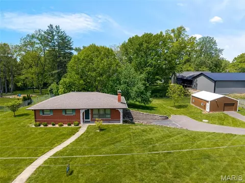 4 N West St, Freeburg, IL 62243