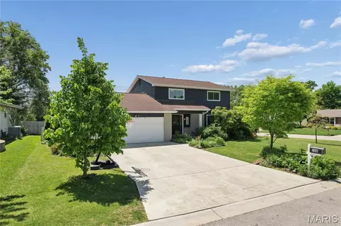 708 Willow Wood Ct, Saint Charles, MO 63303