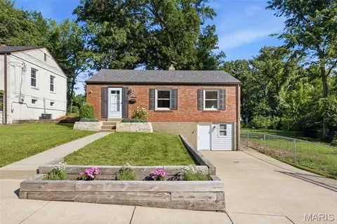 1027 Ferndale Ave, Crestwood, MO 63126