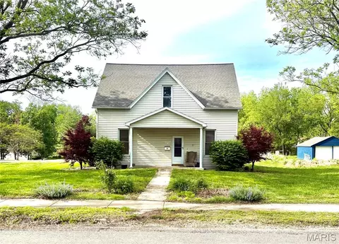 610 W Phillips St, Freeburg, IL 62243