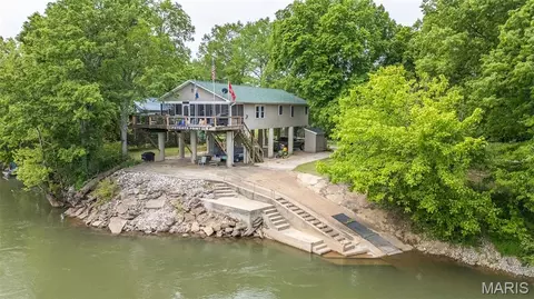 1137 Riverlawn Dr, Doniphan, MO 63935