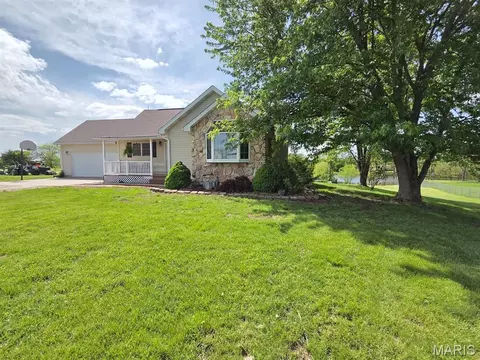 15213 Woodmann Cir, Canton, MO 63435
