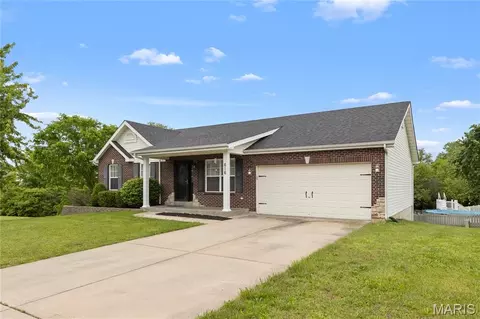 616 Stone Bend Trl, Wentzville, MO 63385
