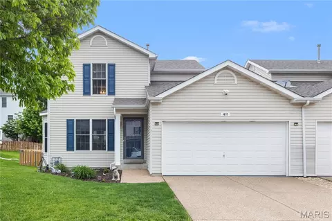 411 Carrollton Dr, Wentzville, MO 63385
