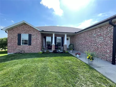 285 Sassenach Dr, Jackson, MO 63755