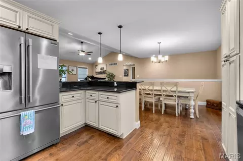 Kitchen - 285 Sassenach Dr, Jackson, MO 63755 photo 3 of 3