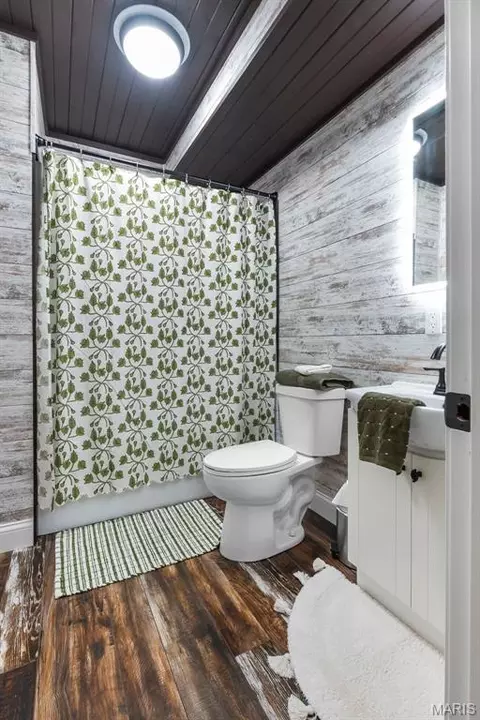 Bath - 285 Sassenach Dr, Jackson, MO 63755 photo 4 of 4