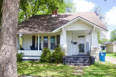 315 W Parker Ave, Chaffee, MO 63740