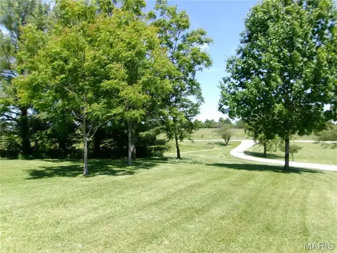 11175 Pike 41, Bowling Green, MO 63334