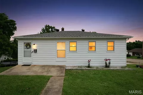900 Williams St, De Soto, MO 63020