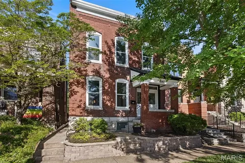 1047 S Taylor Ave, Saint Louis, MO 63110