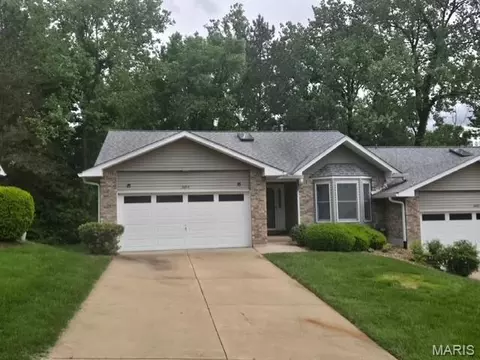 3055 Oakmont Ct, Saint Charles, MO 63301