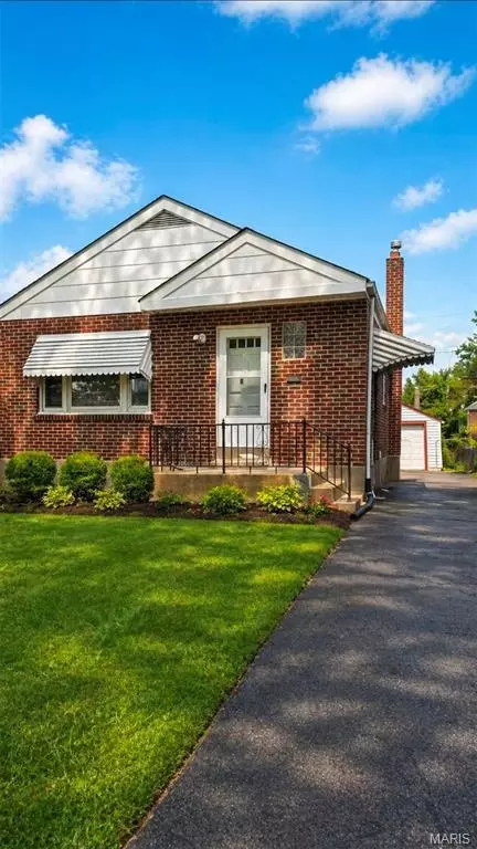 6613 Kahns, Northwoods, MO 63121