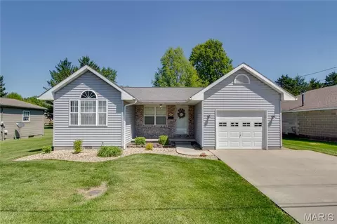 1007 W Hickory St, Jerseyville, IL 62052
