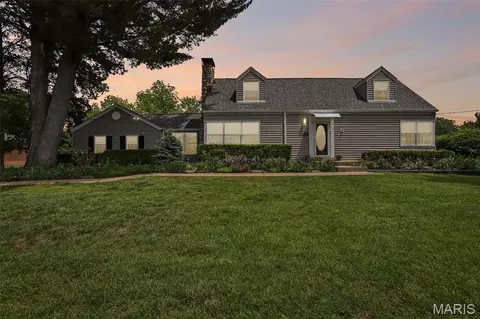 4709 Theiss Rd, Saint Louis, MO 63128