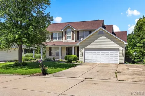 1429 Granite Ridge Dr, St Peters, MO 63303