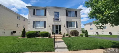 12587 Chardin Pl #4, Saint Louis, MO 63128
