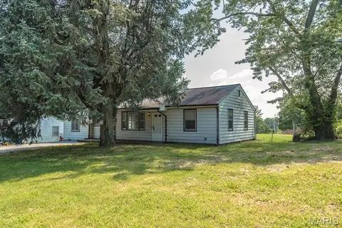 10253 Imperial Dr, Saint Louis, MO 63136