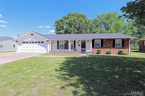 306 Wheeler Dr, Scott City, MO 63780