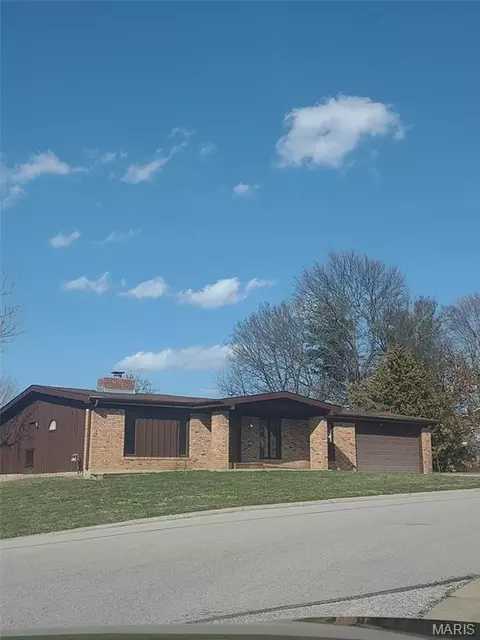 3029 Imperial Dr, St Peters, MO 63303