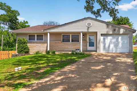 25 Oakes Dr, Crystal City, MO 63019