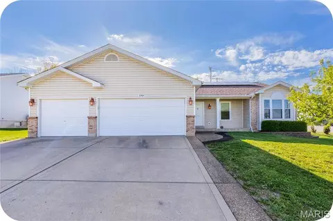 2701 Providence Ridge Dr, Wentzville, MO 63385