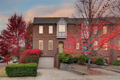 2113 Dogtown Walk, Saint Louis, MO 63139