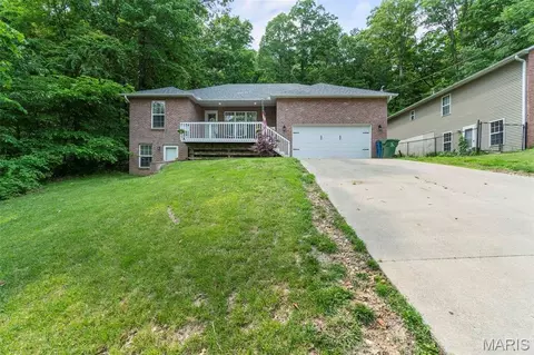 1758 Bella Vista Dr, Jackson, MO 63755