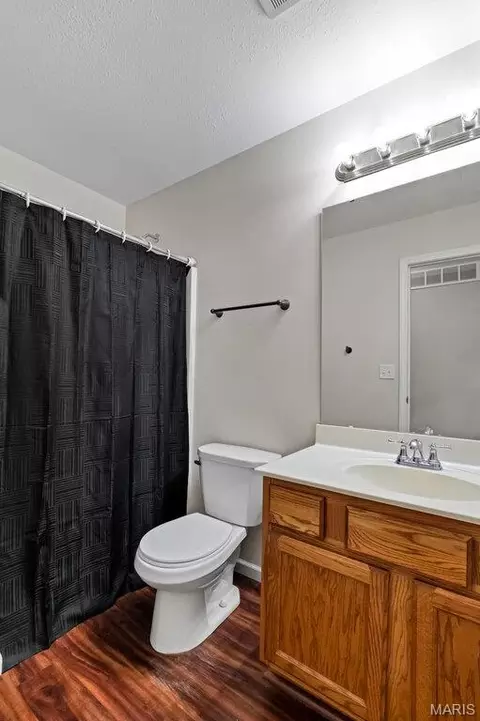 Bath - 117 Hickory Trails Dr, Wright City, MO 63390 photo 2 of 6