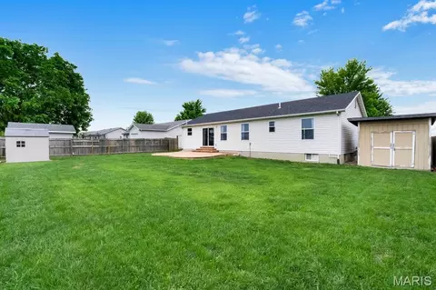 Exterior - 117 Hickory Trails Dr, Wright City, MO 63390 photo 6 of 10