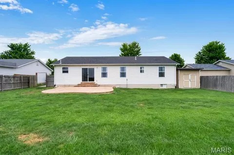 Exterior - 117 Hickory Trails Dr, Wright City, MO 63390 photo 5 of 10