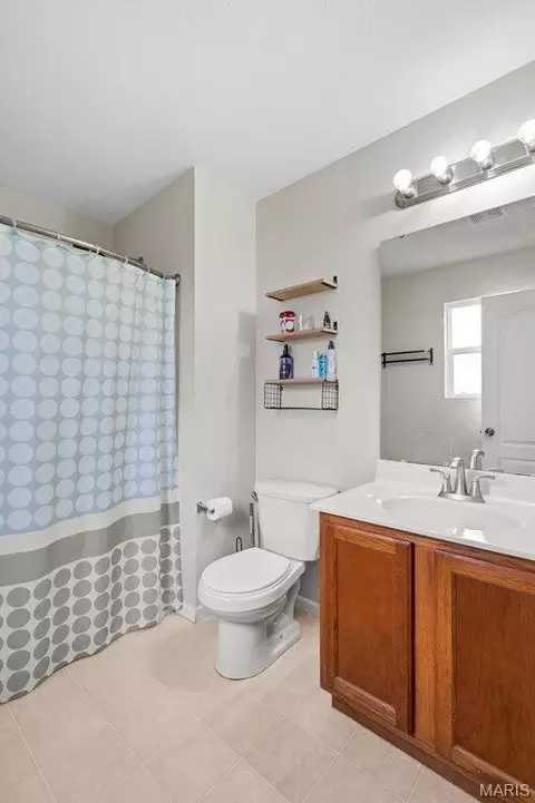 Bath - 117 Hickory Trails Dr, Wright City, MO 63390 photo 4 of 6