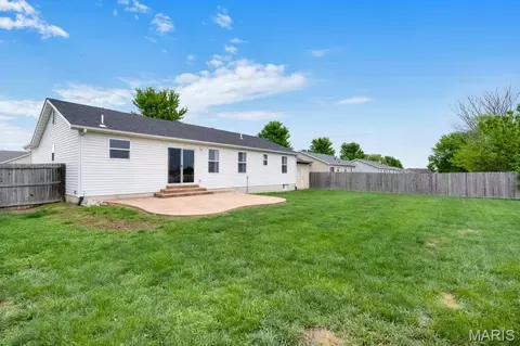 Exterior - 117 Hickory Trails Dr, Wright City, MO 63390 photo 4 of 10