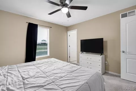 Bedroom - 117 Hickory Trails Dr, Wright City, MO 63390 photo 6 of 8