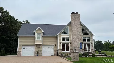 9 Teal Dr, Carlyle, IL 62231
