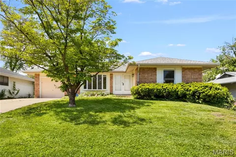 1667 Schulte Hill Dr, Maryland Heights, MO 63043