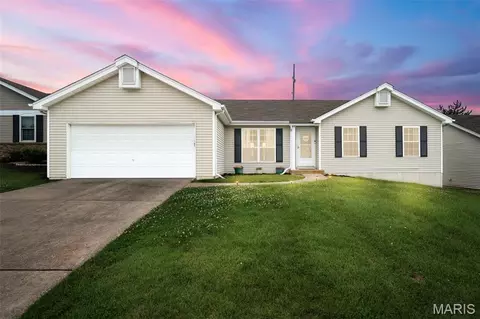 4 Royallbend Ct, O'fallon, MO 63368